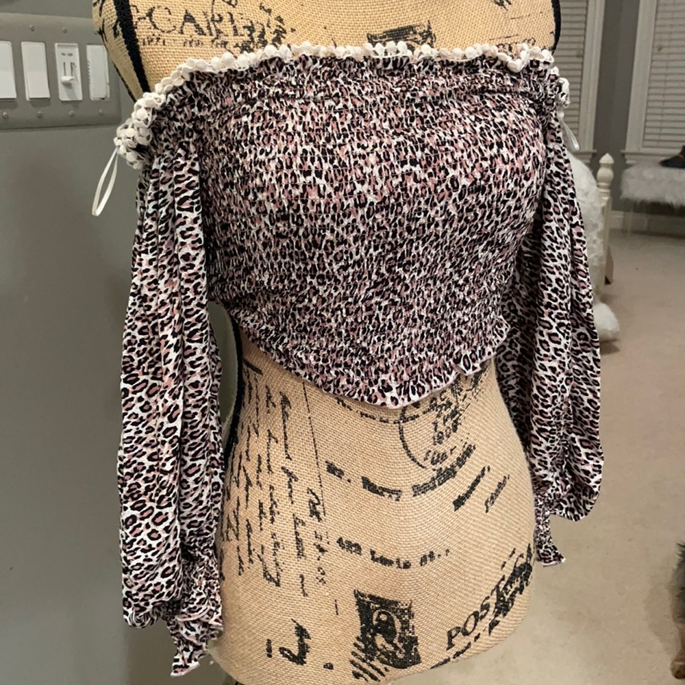 Surf gypsy off the shoulder leopard top
